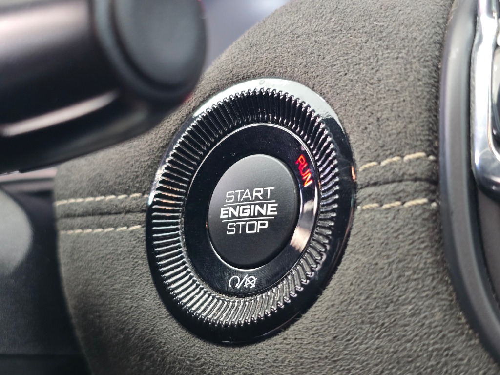 JEEP COMMANDER 2.0 TD380 TURBO DIESEL OVERLAND AT9