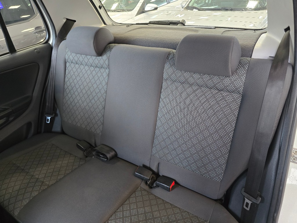 VOLKSWAGEN FOX 1.0 MPI TRENDLINE 12V FLEX 4P MANUAL