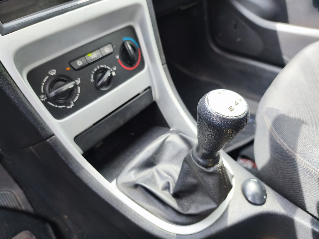 PEUGEOT 307 1.6 PRESENCE PACK 16V FLEX 4P MANUAL