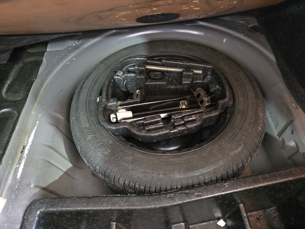 VOLKSWAGEN POLO SEDAN 1.6 MI 8V TOTAL FLEX 4P MANUAL
