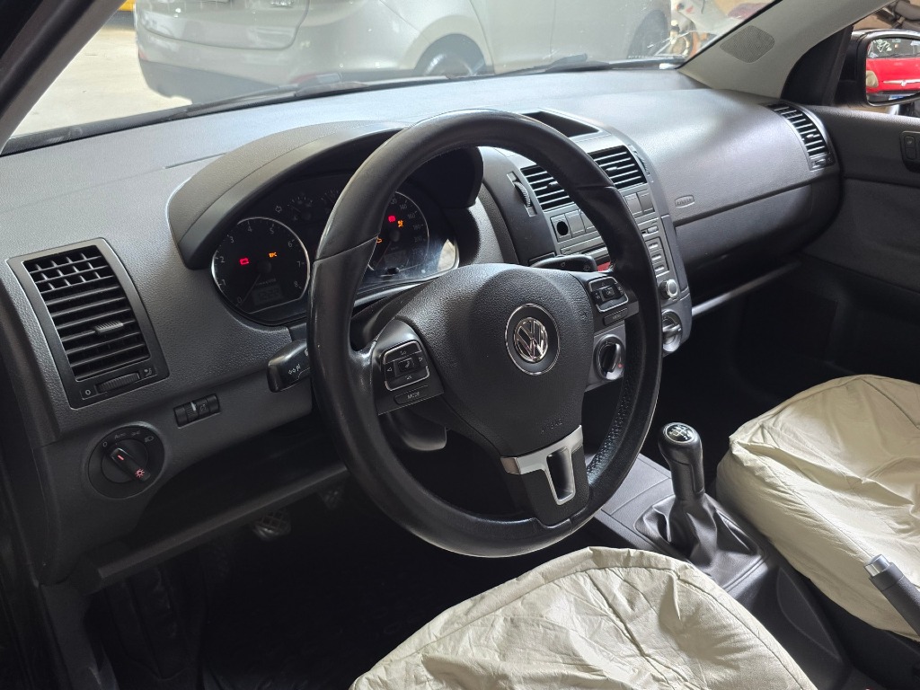 VOLKSWAGEN POLO SEDAN 1.6 MI 8V TOTAL FLEX 4P MANUAL