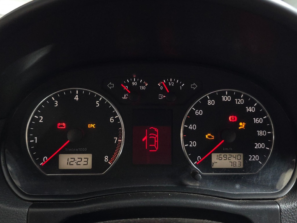 VOLKSWAGEN POLO SEDAN 1.6 MI 8V TOTAL FLEX 4P MANUAL