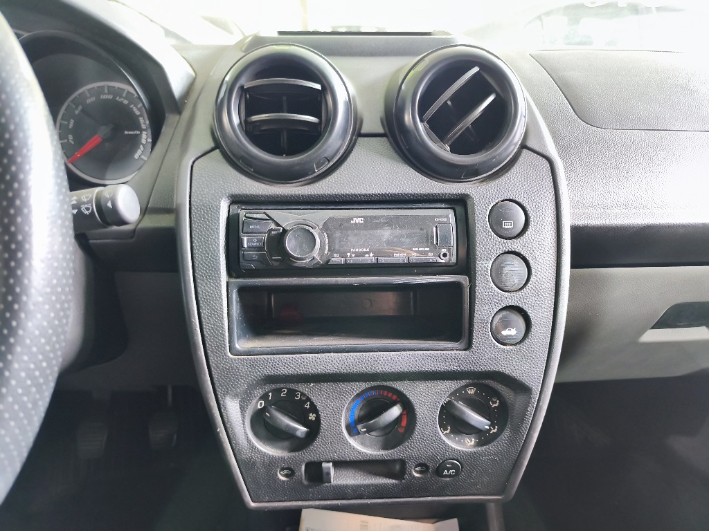 FORD FIESTA 1.0 ROCAM SE 8V FLEX 4P MANUAL