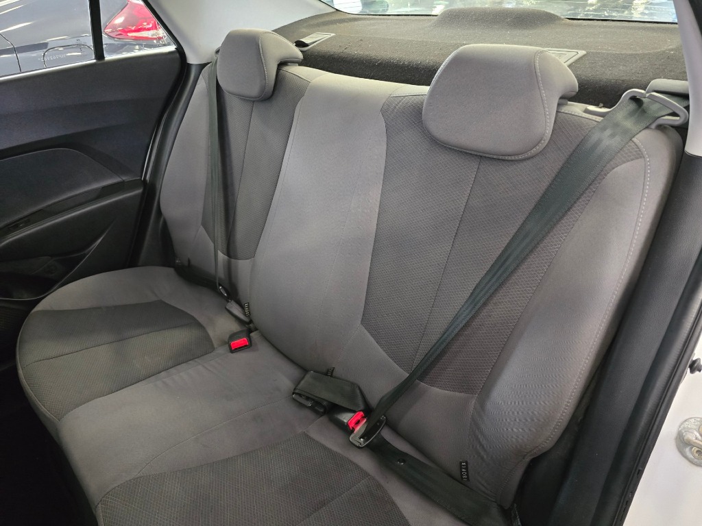 HYUNDAI HB20S 1.0 COMFORT PLUS 12V TURBO FLEX 4P MANUAL